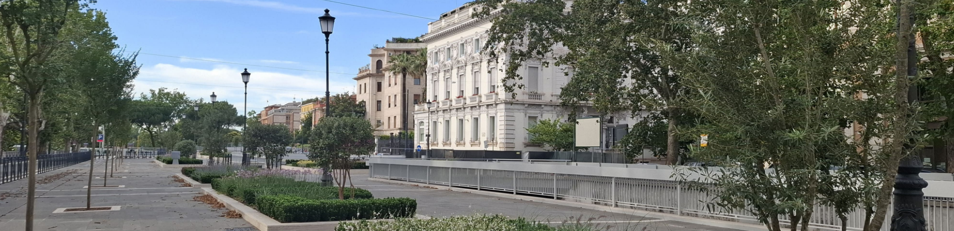 Piazza pedonale e giardino urbano sopra AdB Parking a Roma