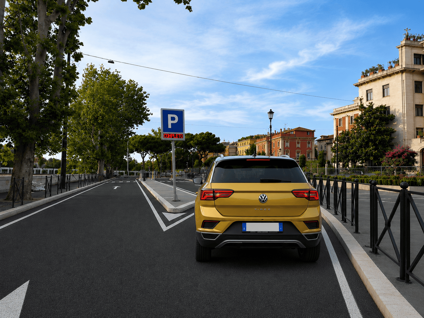 Auto in uscita dal parcheggio sul Lungotevere Arnaldo da Brescia